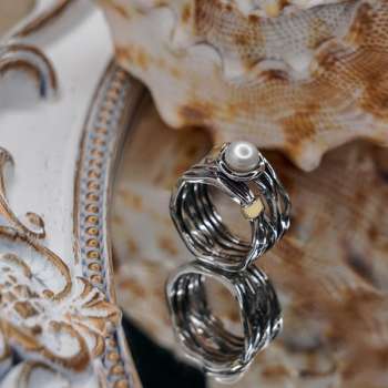 Серебряное кольцо с жемчугом и золотом MVR1450GPL