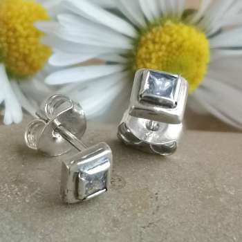 Серебряные серьги с куб.цирконом MVE2131CZ Серебряные серьги с куб.цирконом MVE2131CZ