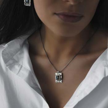 Серебряное колье с лабрадором 01N696LB