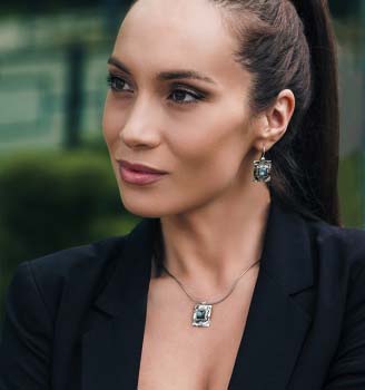 Серебряное колье с лабрадором 01N696LB