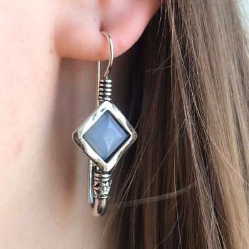 Серебряные серьги с халцедоном 01E613HL/1 Серебряные серьги с халцедоном 01E613HL/1