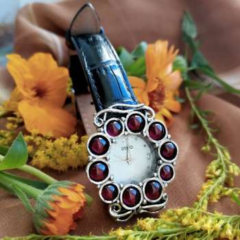 Серебряные часы с гранатом 01W691BGR Серебряные часы с гранатом 01W691BGR