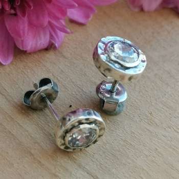 Серебряные серьги с куб.цирконом DE002CZ Серебряные серьги с куб.цирконом DE002CZ