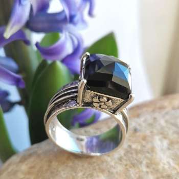 Серебряное кольцо с ониксом 01R630ON Серебряное кольцо с ониксом 01R630ON