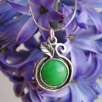 Серебряное колье с нефритом 01N2208NF Серебряное колье с нефритом 01N2208NF