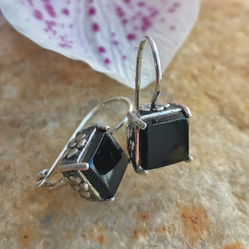 Серебряные серьги с ониксом 01E877ON Серебряные серьги с ониксом 01E877ON