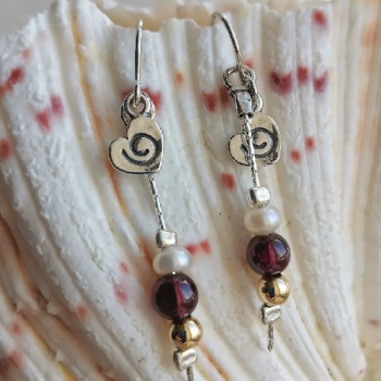 Серебряные серьги с голдфилд, жемчугом и гранатом Y01E247GR Серебряные серьги с голдфилд, жемчугом и гранатом Y01E247GR