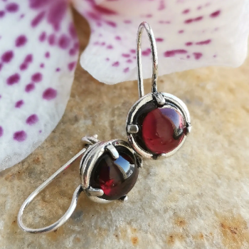 Серебряные серьги с гранатом 01E851GR Серебряные серьги с гранатом 01E851GR