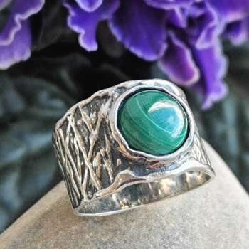Серебряное кольцо с малахитом 01R2646ML Серебряное кольцо с малахитом 01R2646ML