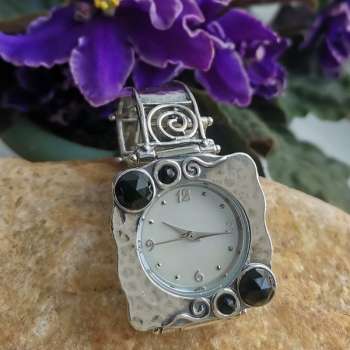 Серебряные часы с ониксом 01W062ON Серебряные часы с ониксом 01W062ON