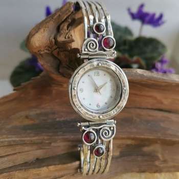 Серебряные часы с гранатом 01W573GR Серебряные часы с гранатом 01W573GR
