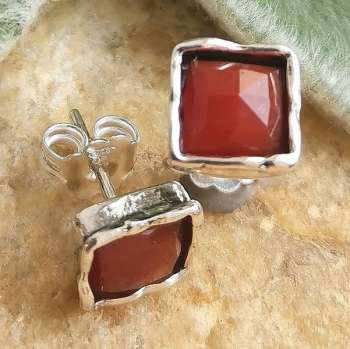 Серебряные серьги с сердоликом 01E399SR Серебряные серьги с сердоликом 01E399SR